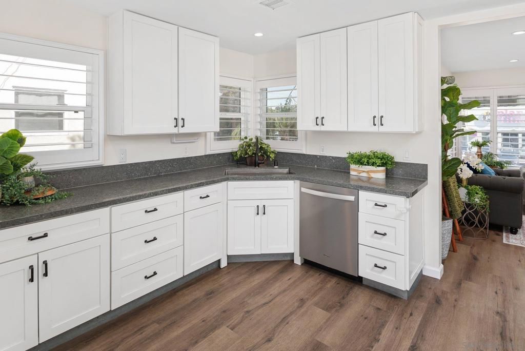 listing image 130725113853974644738