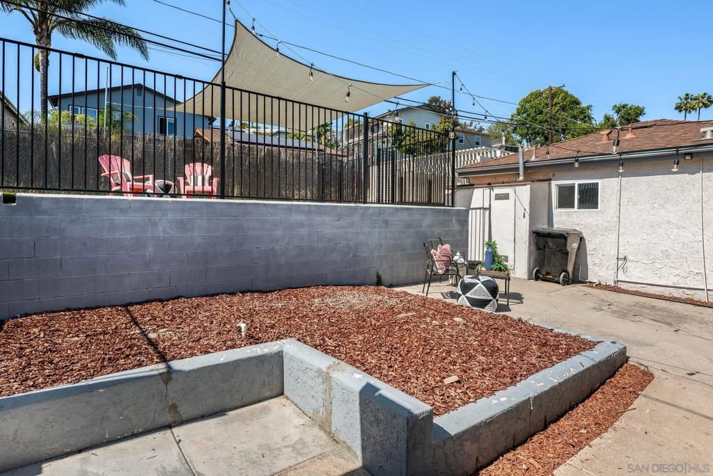 listing image 130725705292447205584