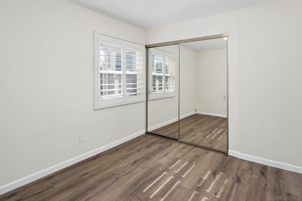listing image 130726626905518472643