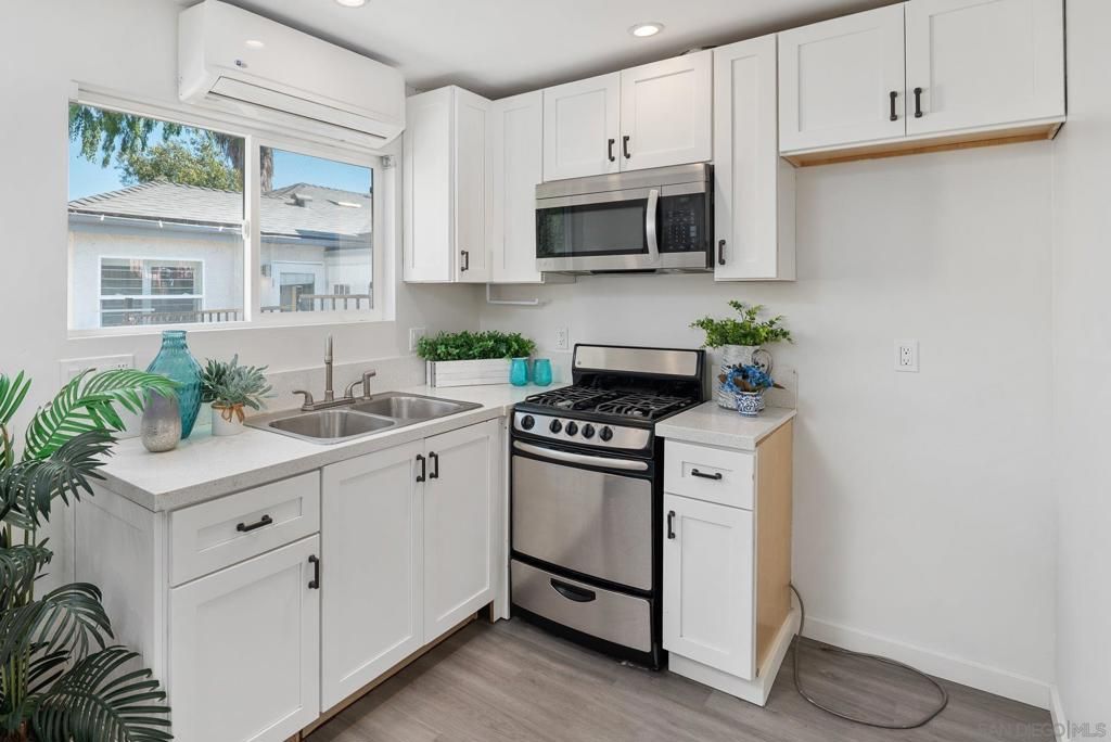 listing image 130724504256097790411
