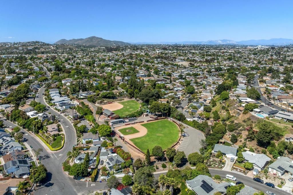 listing image 130726420696303903257