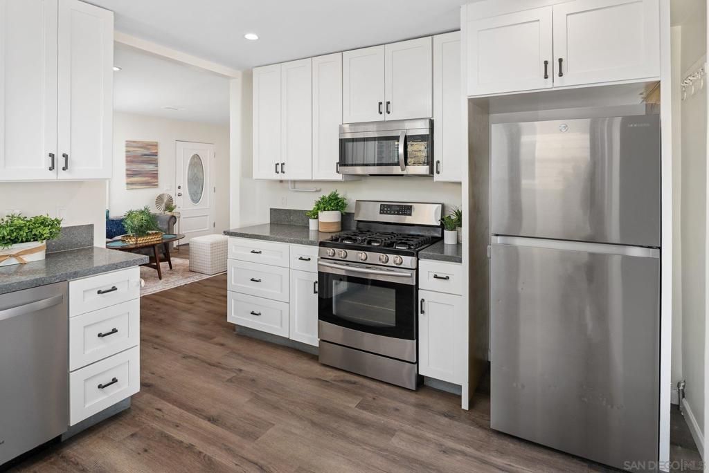 listing image 130722172813771912772