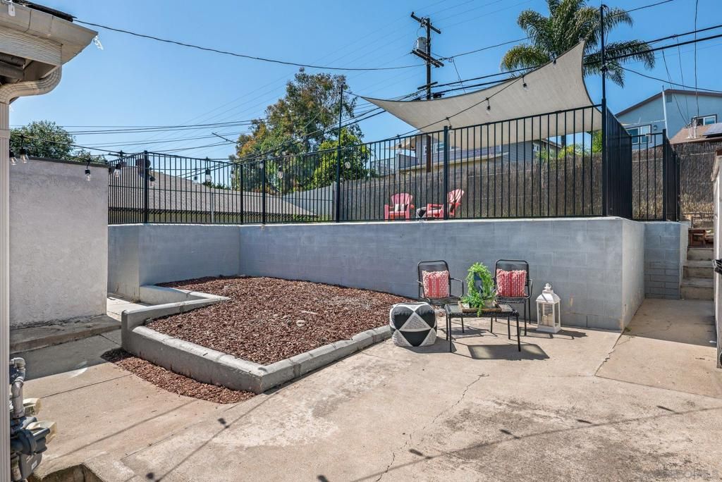 listing image 130720492730394746575