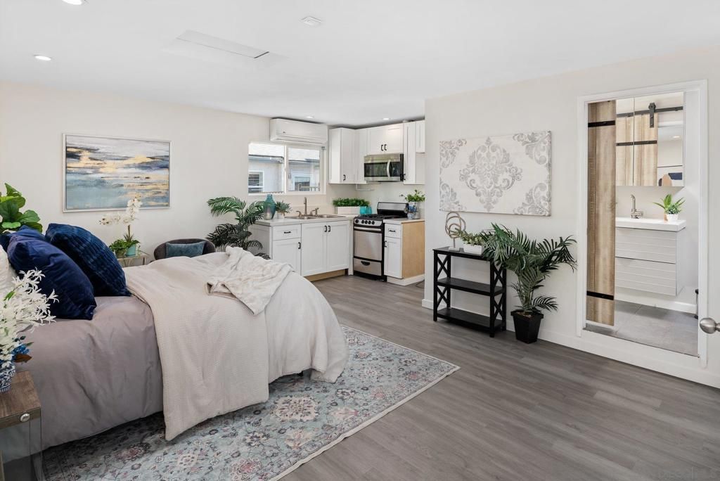 listing image 130725458555931699656
