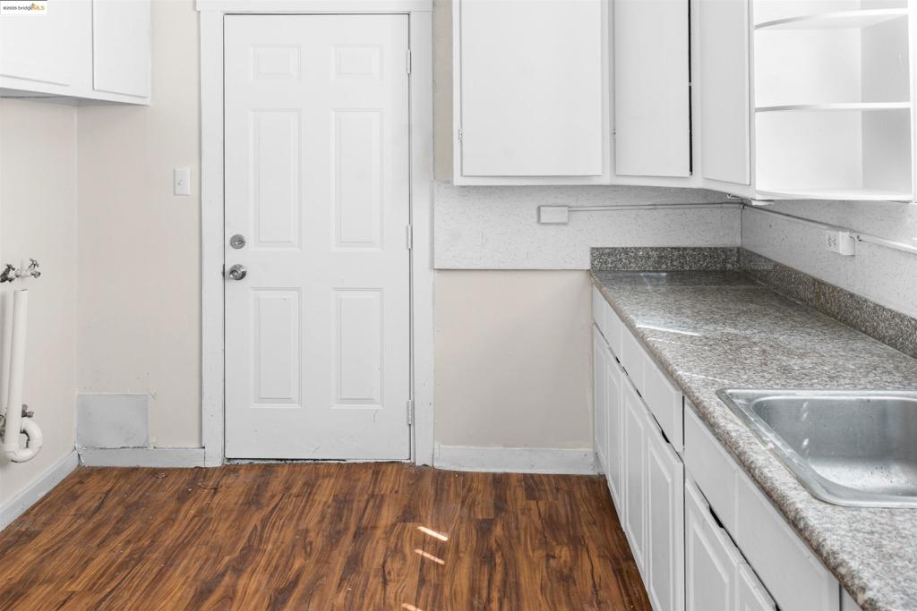 LAURELDICT - Residential Lease
