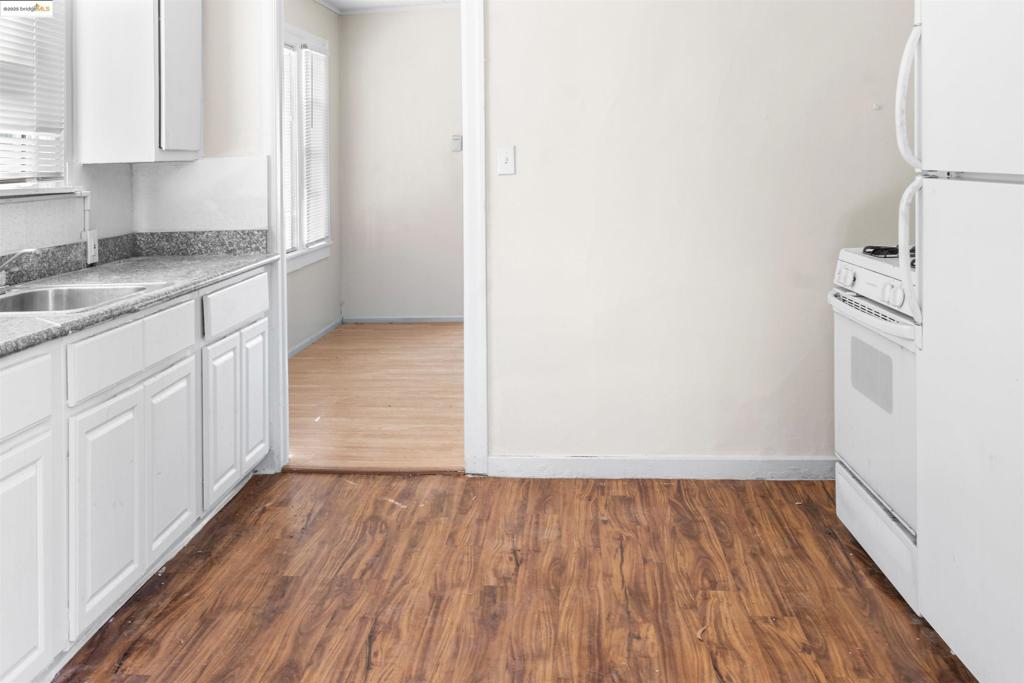 LAURELDICT - Residential Lease