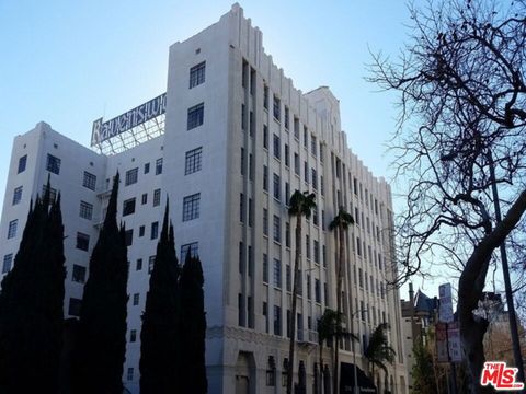 Photo of 570 N Rossmore Avenue #600, Los Angeles, CA 90004 (MLS # 26703607)