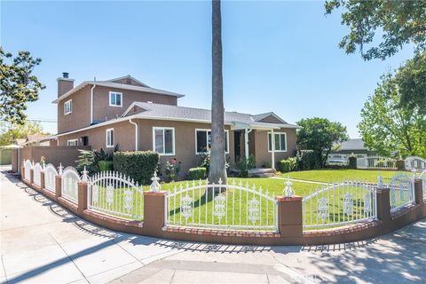 Photo of 736 Brown Dr, Burbank, CA 91504 (MLS # BB26086399)