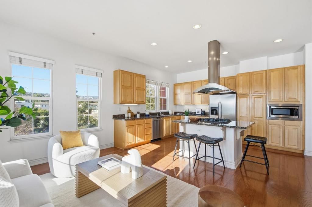 Photo of 88 S Broadway #1302, Millbrae, CA 94030 (MLS # ML82035800)