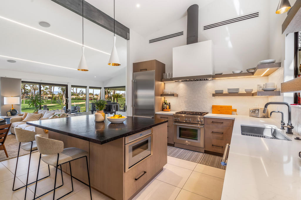 44841 Desert Horizons Drive