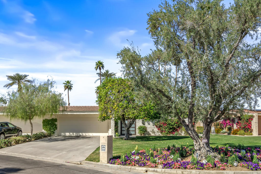 44841 Desert Horizons Drive