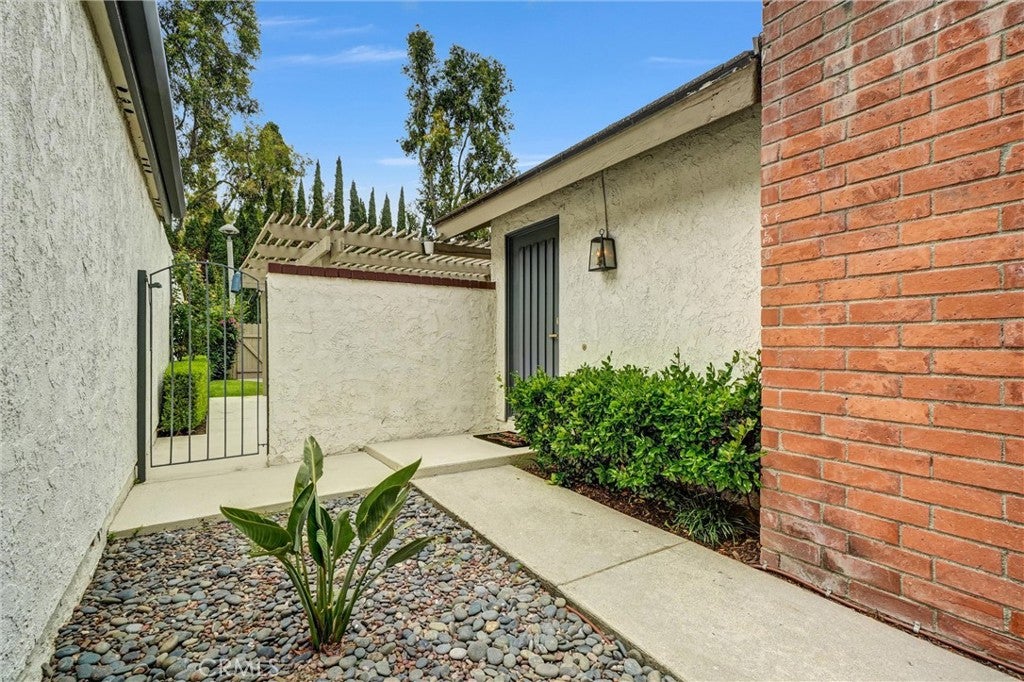 14332 Pinewood Road, Tustin CA 92780 - Photo 7