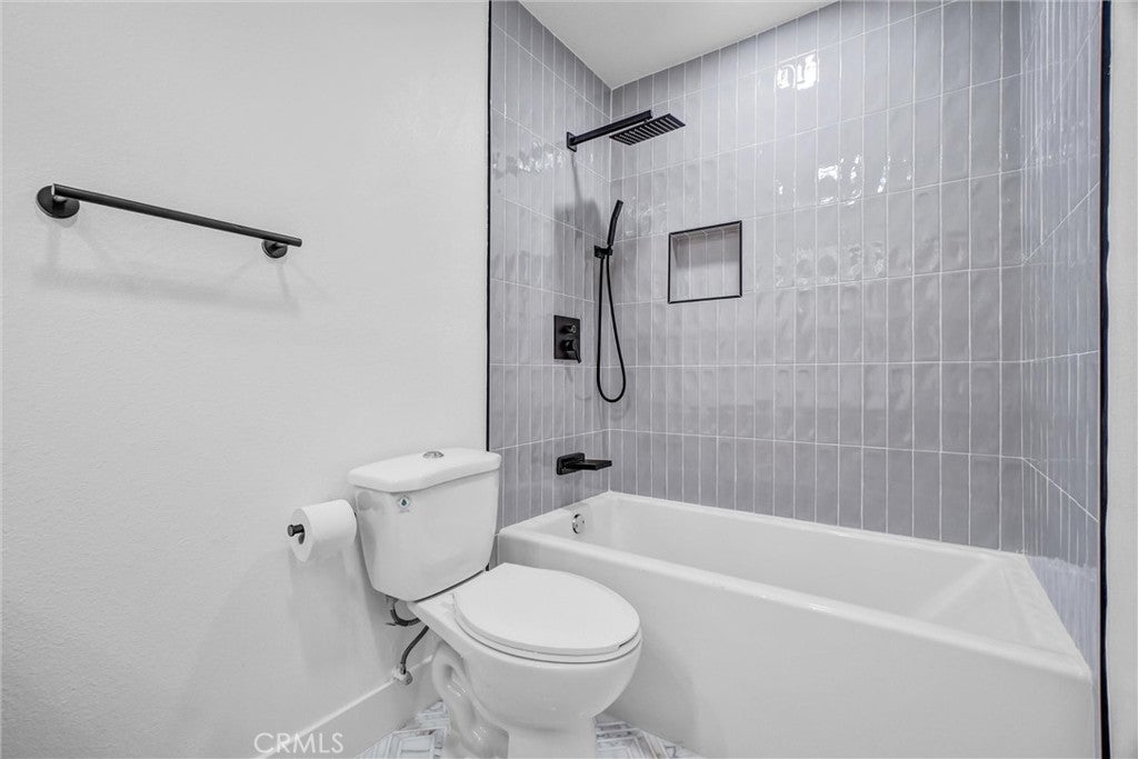 14332 Pinewood Road, Tustin CA 92780 - Photo 31