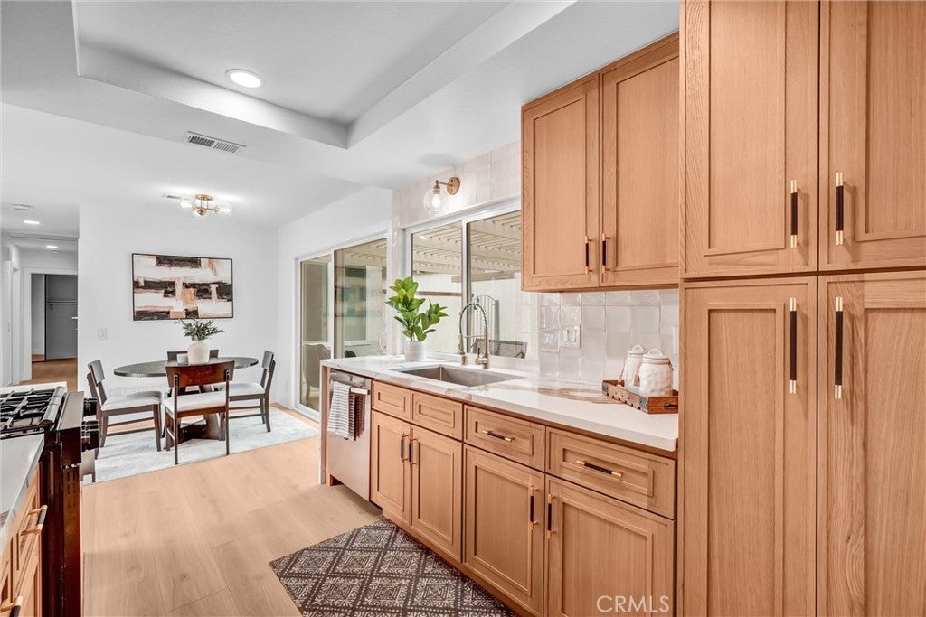 14332 Pinewood Road, Tustin CA 92780 - Photo 19