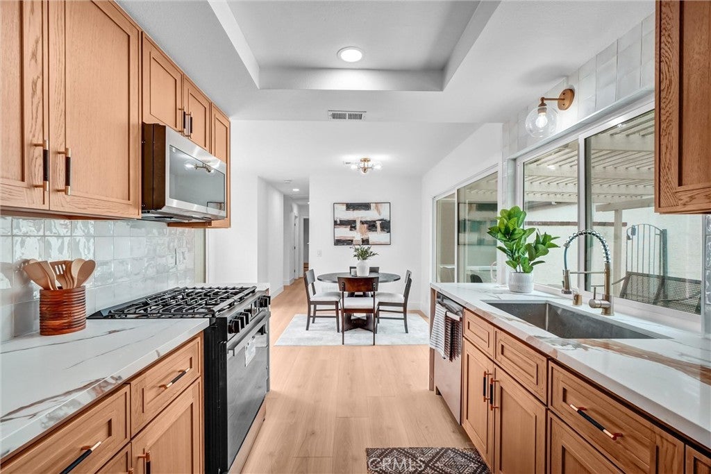 14332 Pinewood Road, Tustin CA 92780 - Photo 20