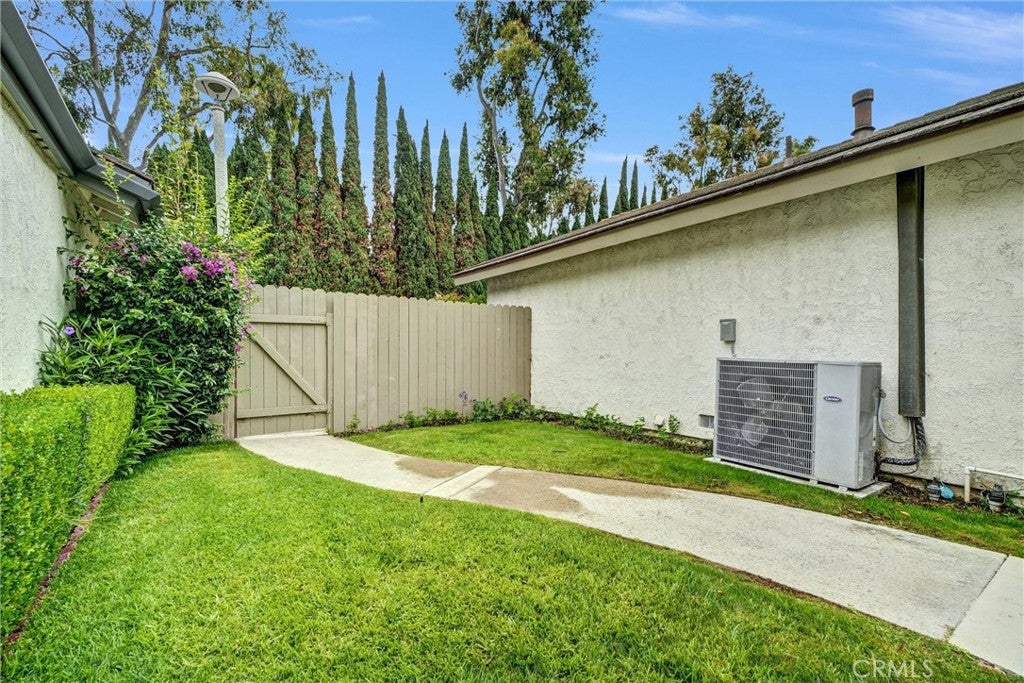 14332 Pinewood Road, Tustin CA 92780 - Photo 43