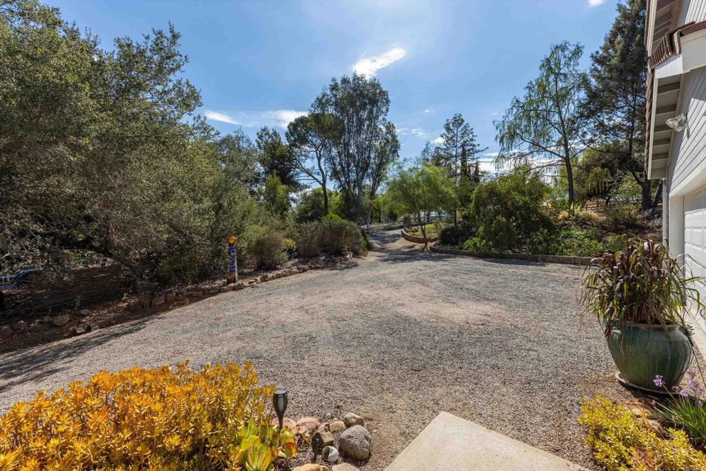 13872 Misty Oak Road