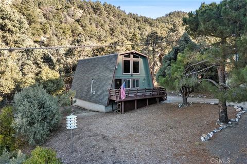 Photo of 2116 Glacier Drive, Pine Mountain Club, CA 93222 (MLS # SR25250394)
