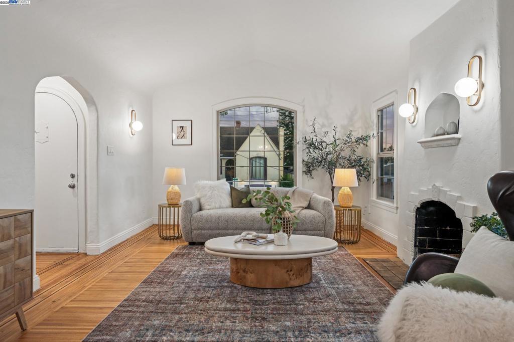 EASTMONT - Residential