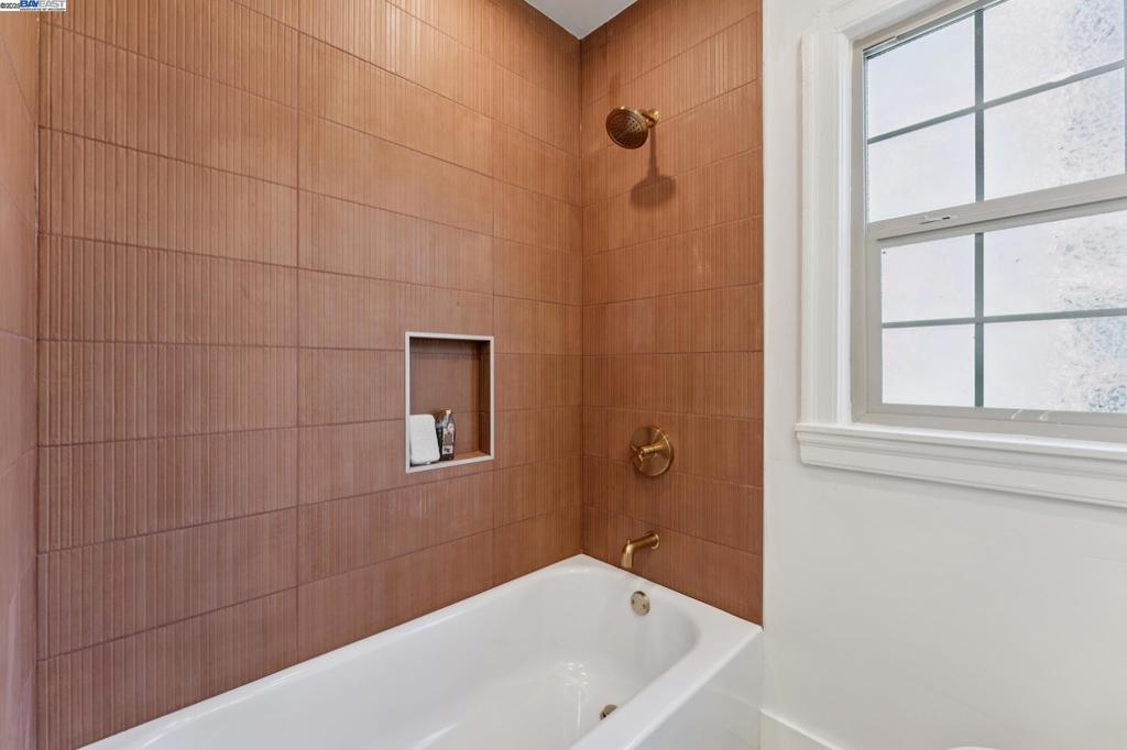 EASTMONT - Residential