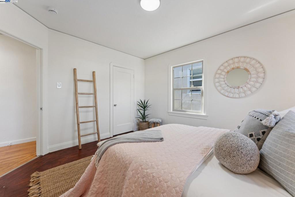 EASTMONT - Residential