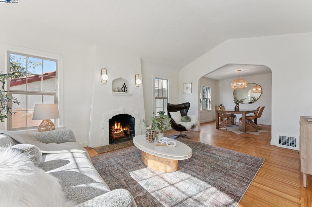 EASTMONT - Residential