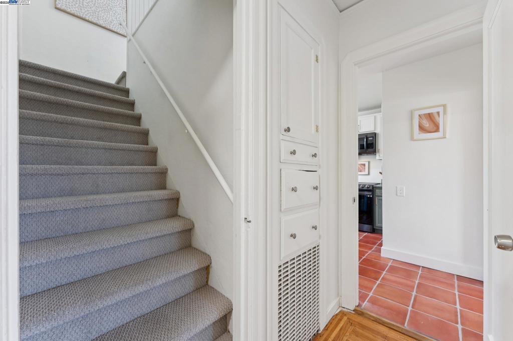 EASTMONT - Residential