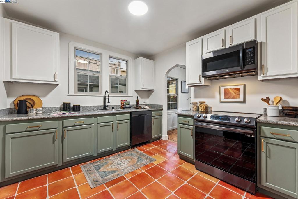 EASTMONT - Residential