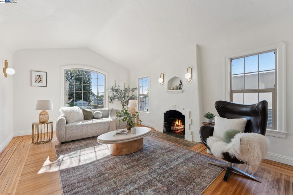 EASTMONT - Residential