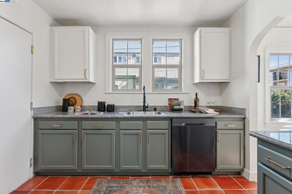 EASTMONT - Residential