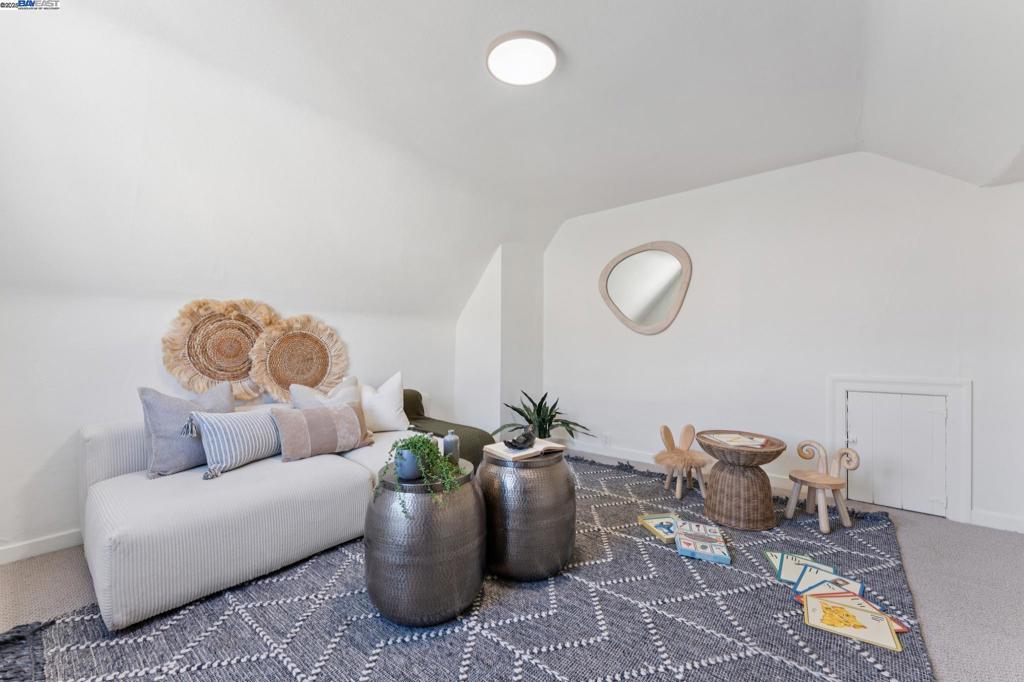 EASTMONT - Residential