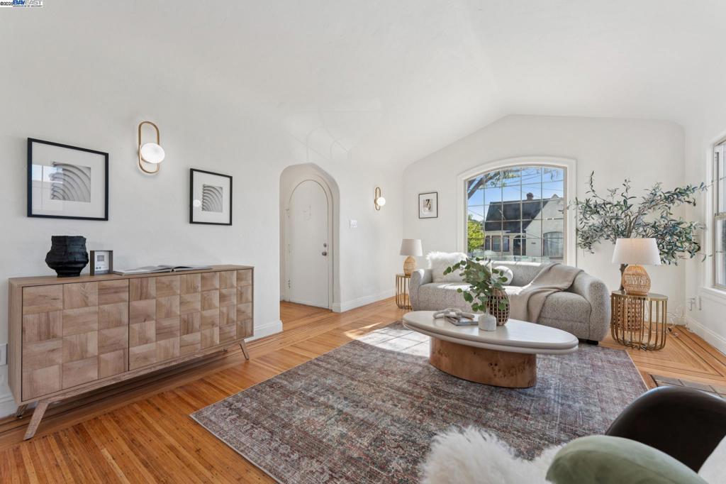 EASTMONT - Residential