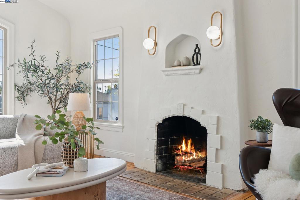 EASTMONT - Residential