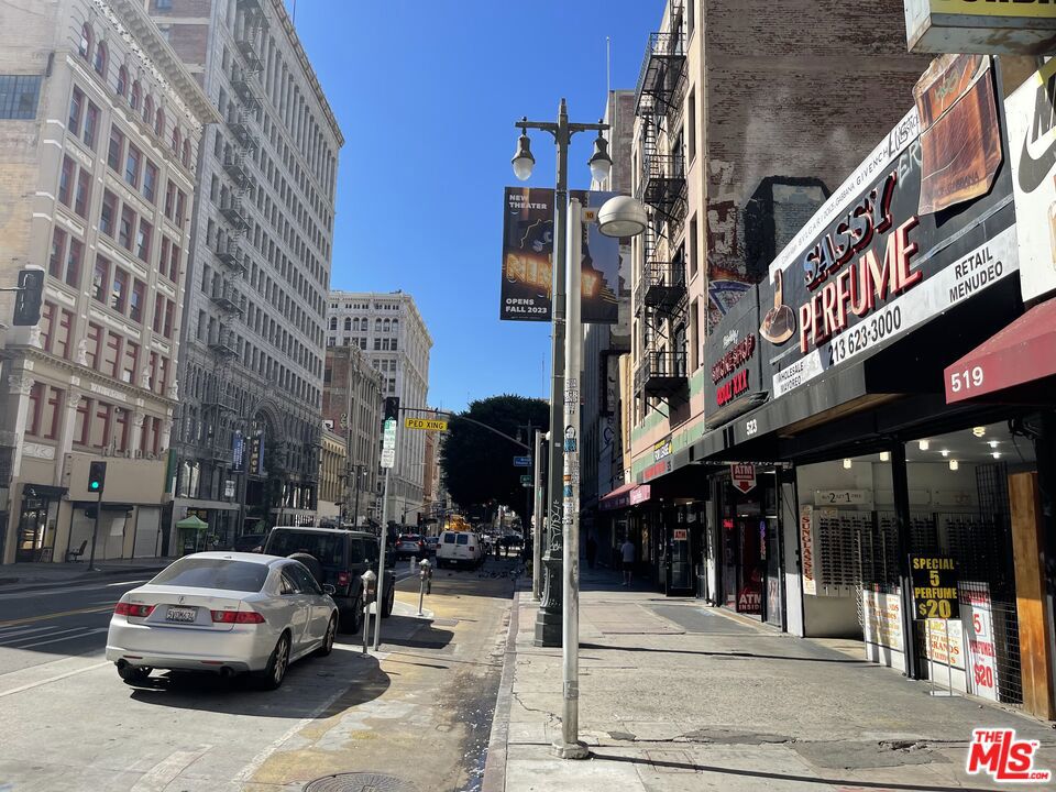 523 & 525 S Broadway