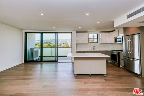Photo of 328 N Maple Drive #303, Beverly Hills, CA 90210 (MLS # 26658007)