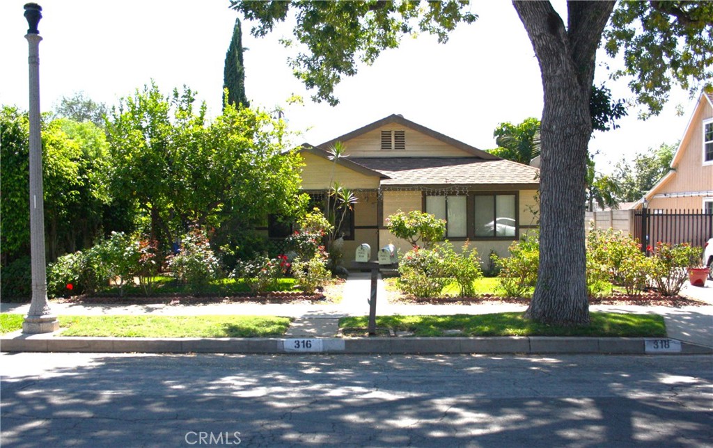 Don't miss out on this exceptional chance to live in home , nestled in the highly sought-after San Dimas City, CA. This delightful property offers a spacious 3 bedroom unit (Back Unit) boasting a 2-bath. Inside, the back unit showcases the warmth of hardwood flooring and the convenience of an in-unit laundry area. Moreover, you'll find ample on-site parking, courtesy of a double two-car detached garage and a welcoming backyard. The property's prime location provides easy access to Freeway 210 and 57, as well as the vibrant downtown area of San Dimas and various shopping markets. As part of your due diligence, please verify all information to ensure it meets your requirements. All appliances included. (The property is a duplex, the unit offered here for lease is unit 318 which is the back unit.)