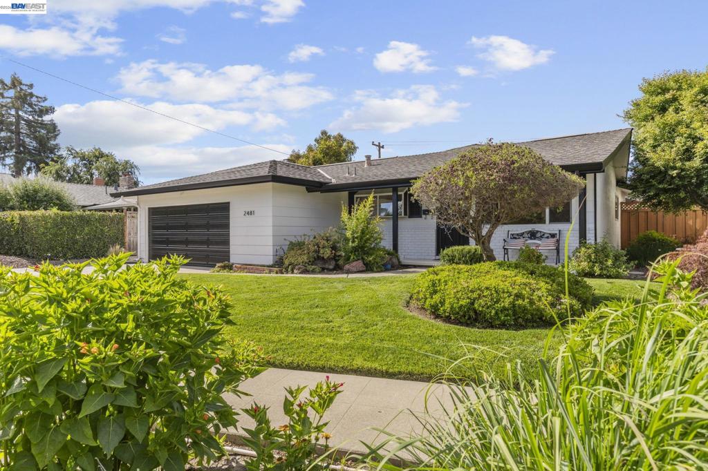 2481 Whitethorne