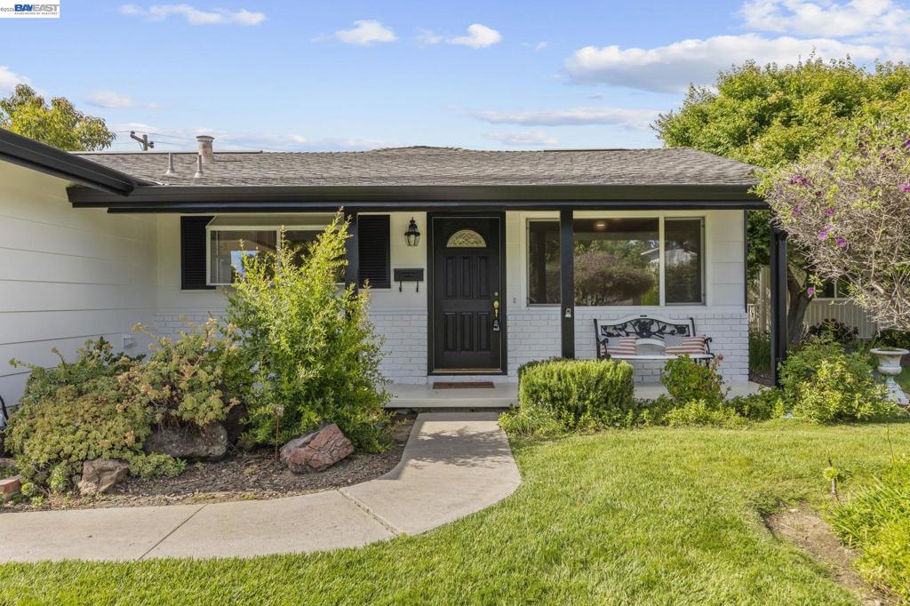 2481 Whitethorne