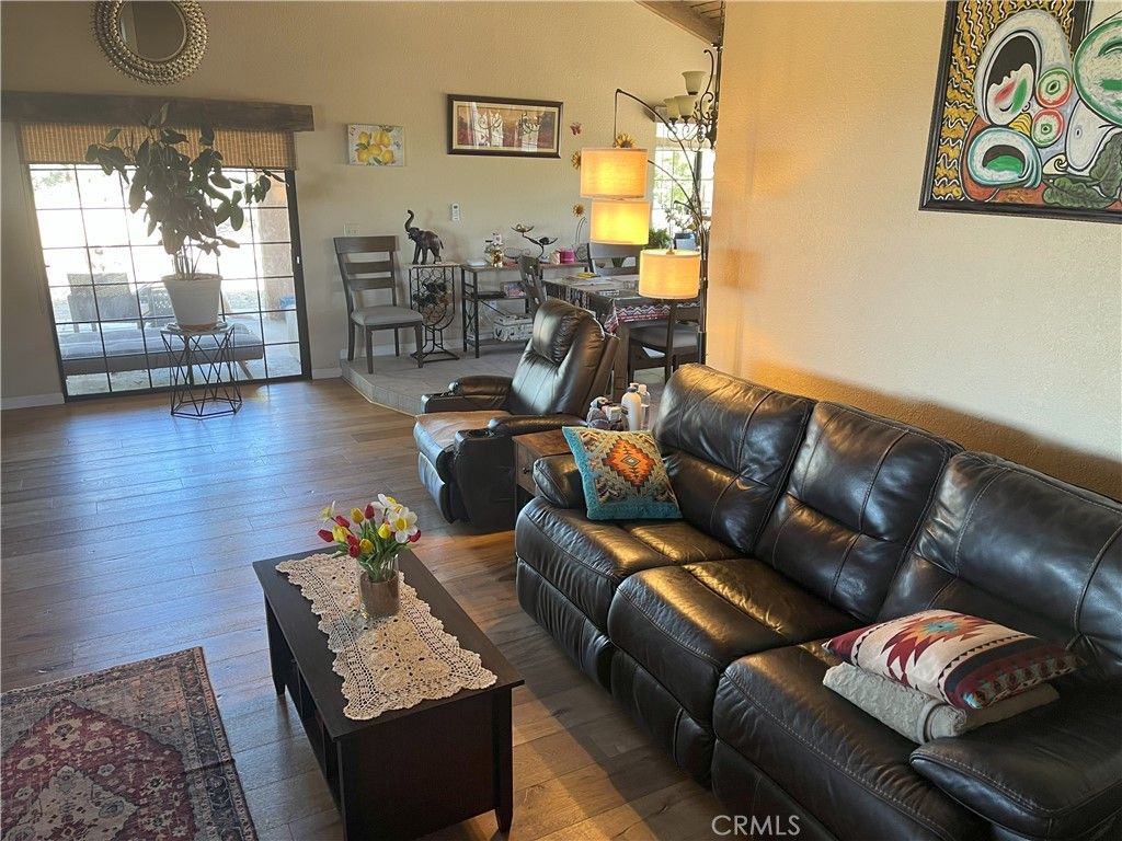 listing image 130729930343639457876