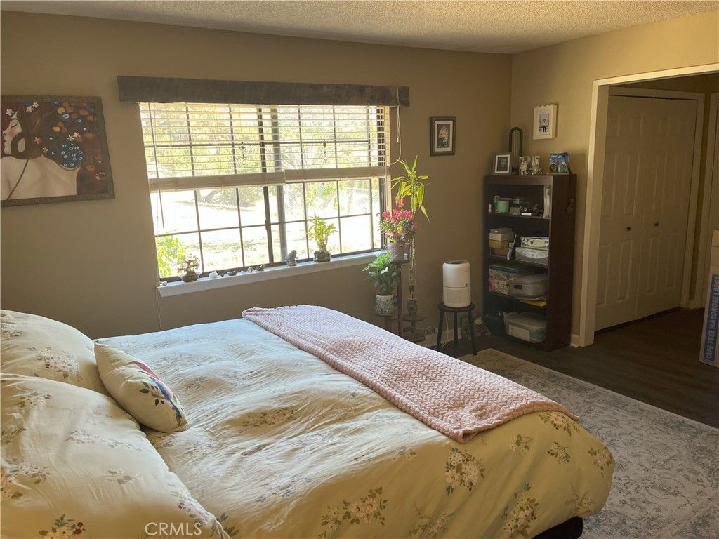 listing image 130720083265775619559