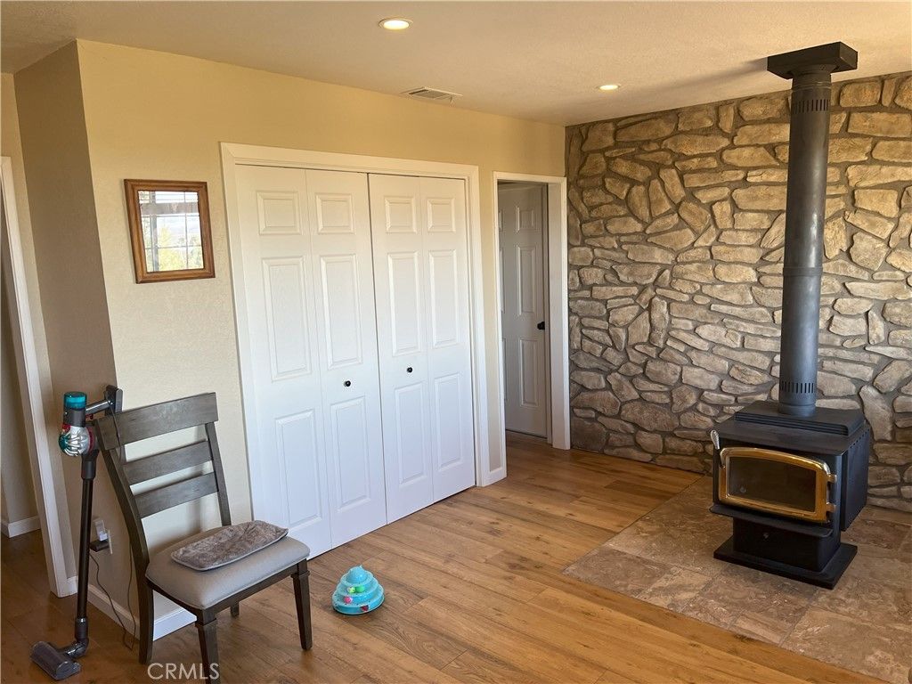 listing image 130727508627174330608