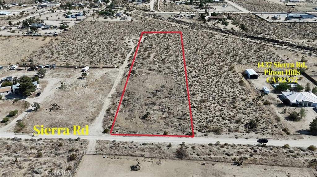 LOCATION 1525 Sierra Rd, Pinon Hills CA 92372 or use 34.465876 -117.630353
SERVICES electricity and water are on road underground....
2 acres of land set in a peaceful and location just off Duncan Road. This generously sized plot offers breathtaking views of the surrounding countryside and hills, making it an ideal setting for a dream home, or investment opportunity
Don't miss out on this unique chance to secure a slice of rural charm with stunning views near Duncan Road.
