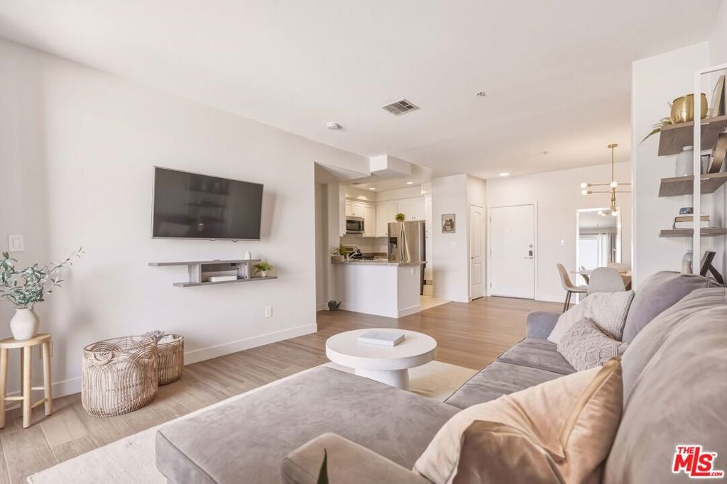 360 W Avenue 26 234