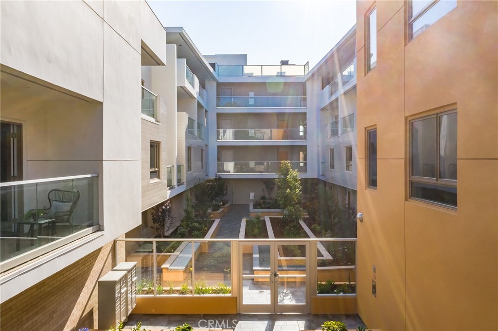 137 S Wilson Avenue 105