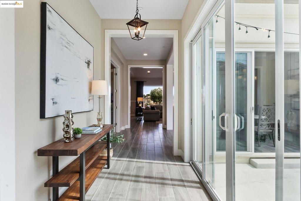 BRENTWOOD - Residential