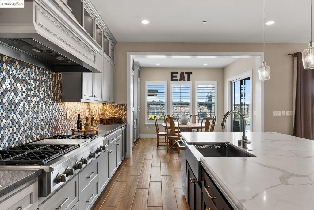 BRENTWOOD - Residential