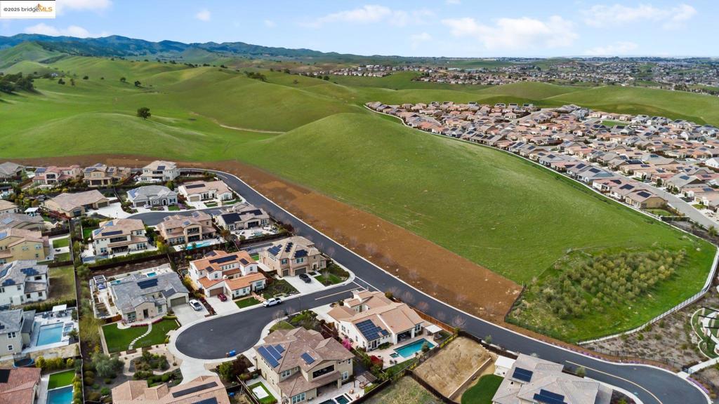 BRENTWOOD - Residential