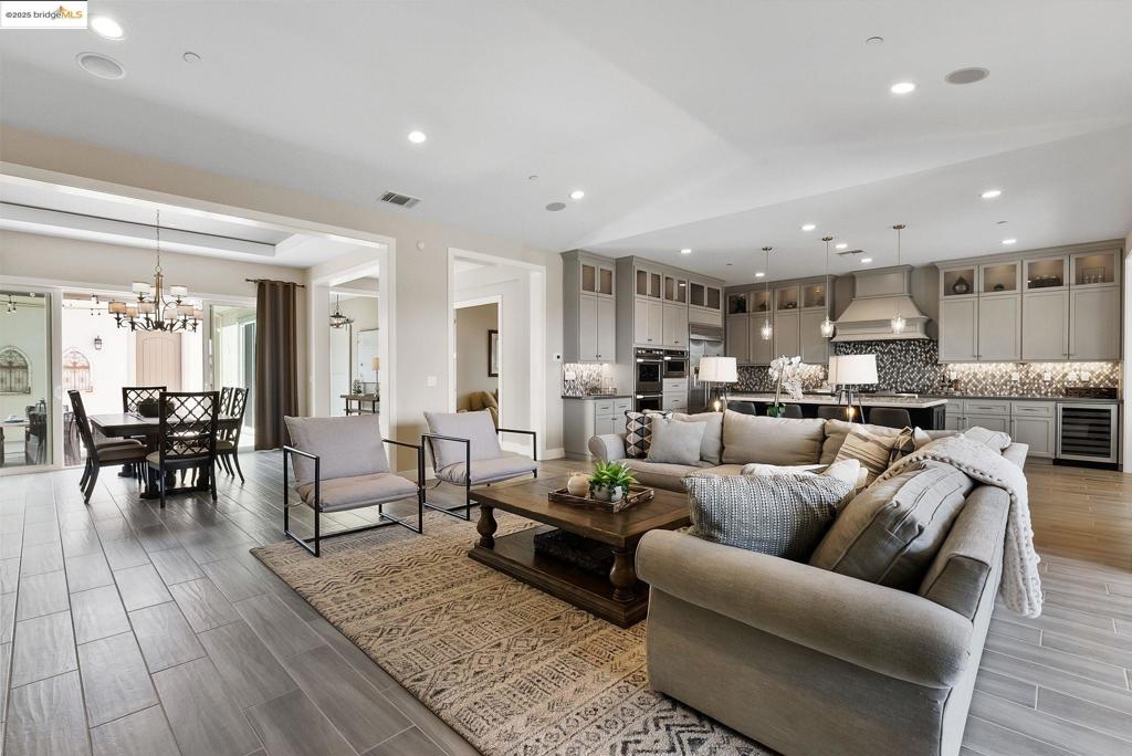 BRENTWOOD - Residential