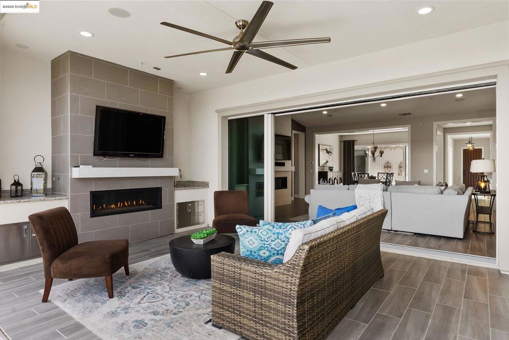 BRENTWOOD - Residential