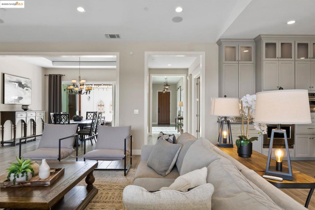 BRENTWOOD - Residential